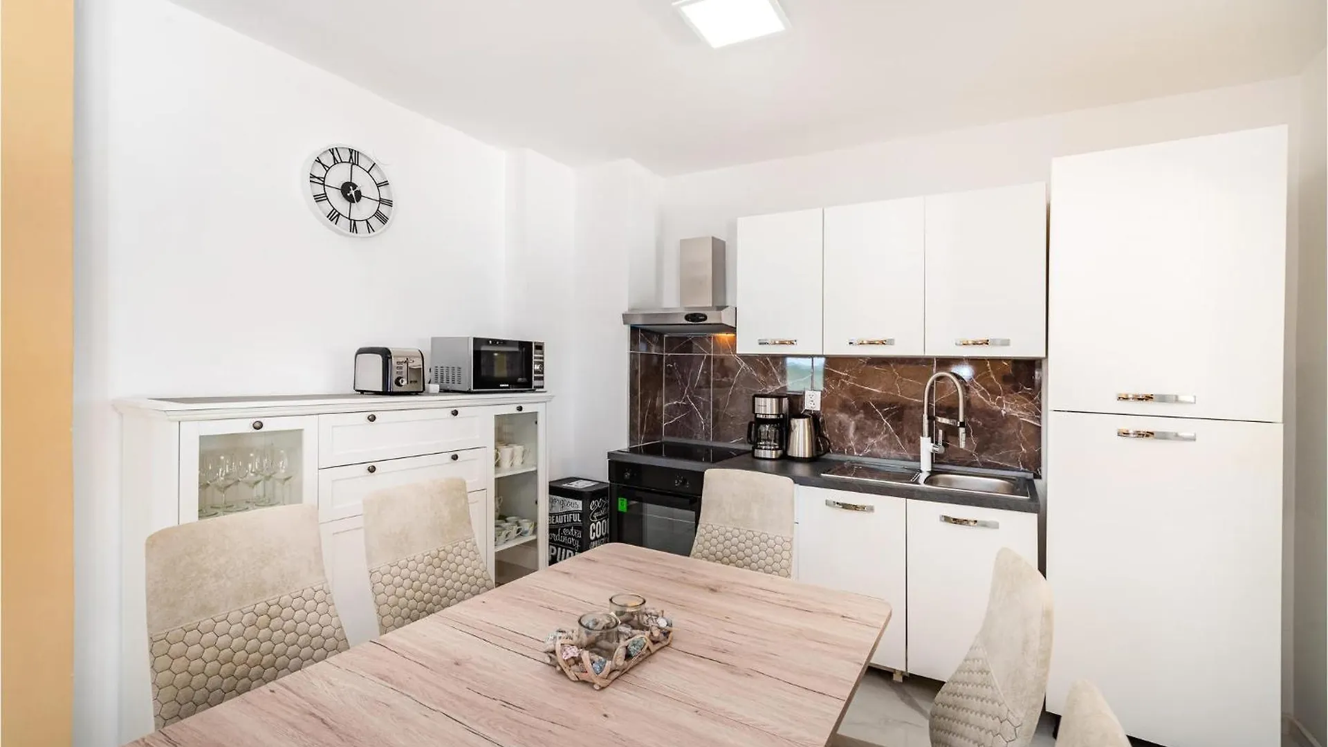 Stunning Home In Zemunik Donji With Kitchen Murvica  0*, Murvica (Zadar)