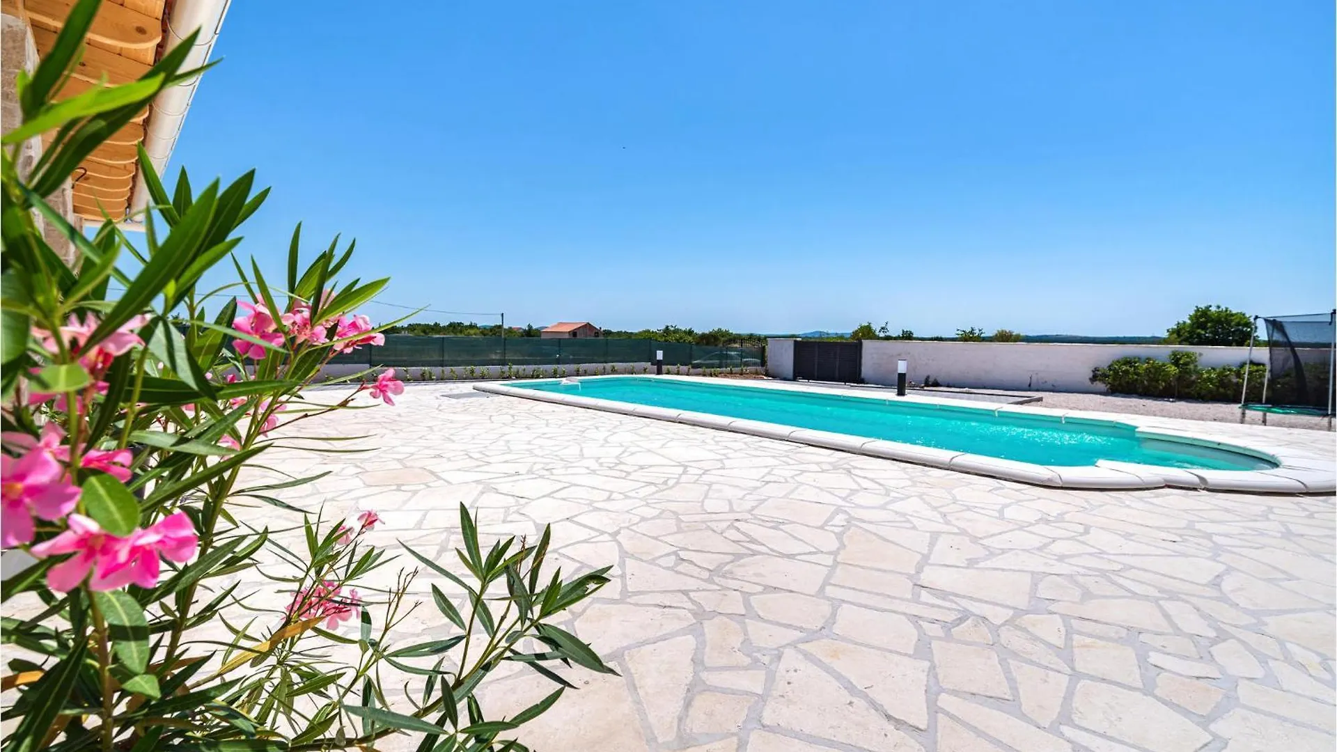 Stunning Home In Zemunik Donji With Kitchen Murvica